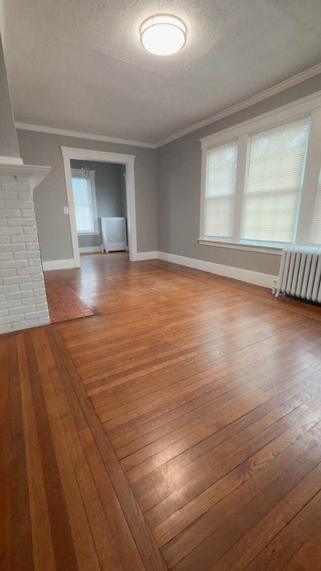 Building Photo - 38 Glen Rd