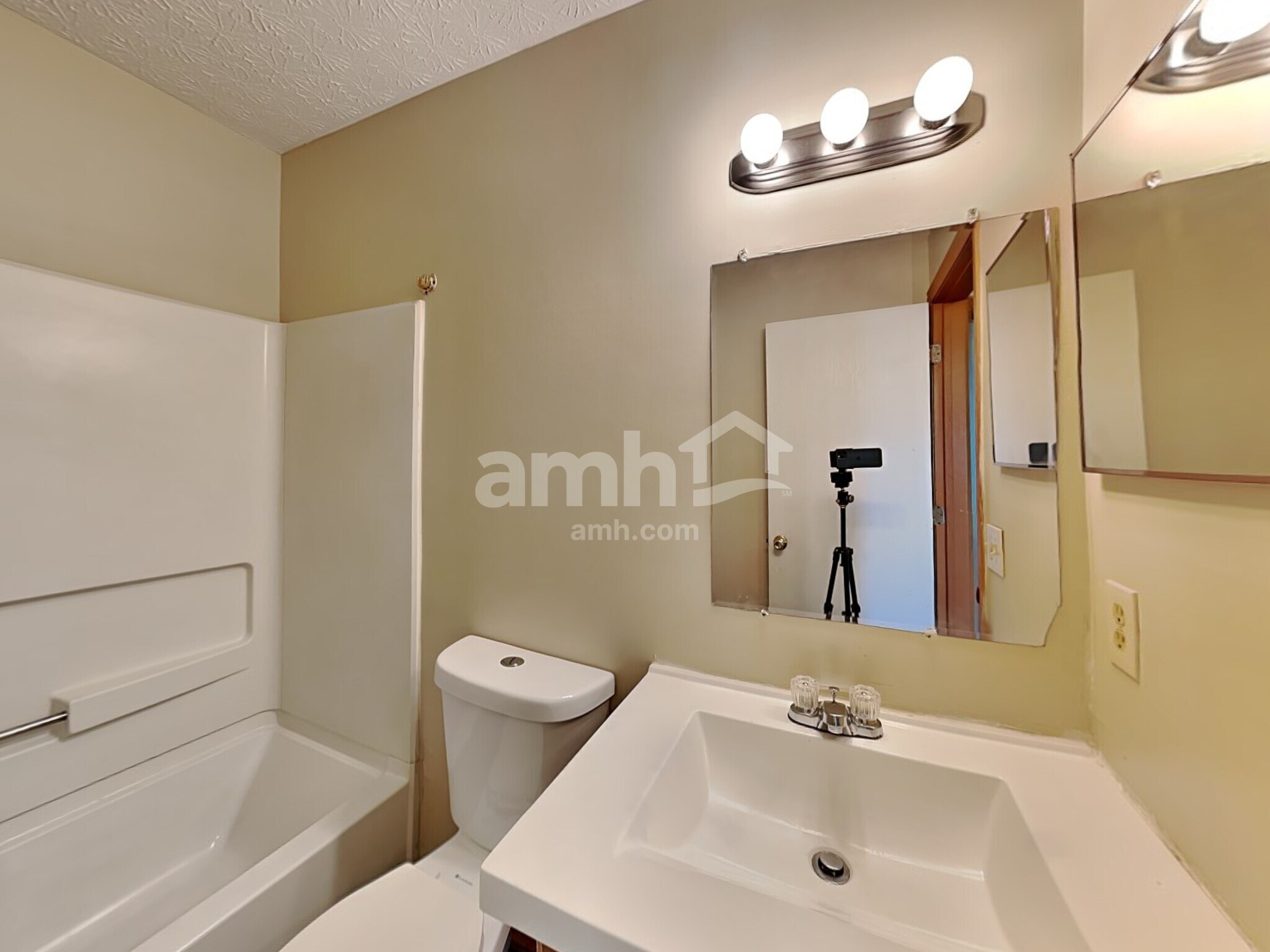 Building Photo - 5448 Longworth Dr