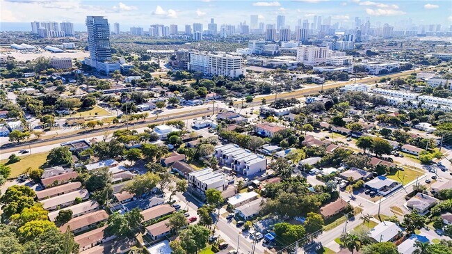 Building Photo - 32 SW 9th St