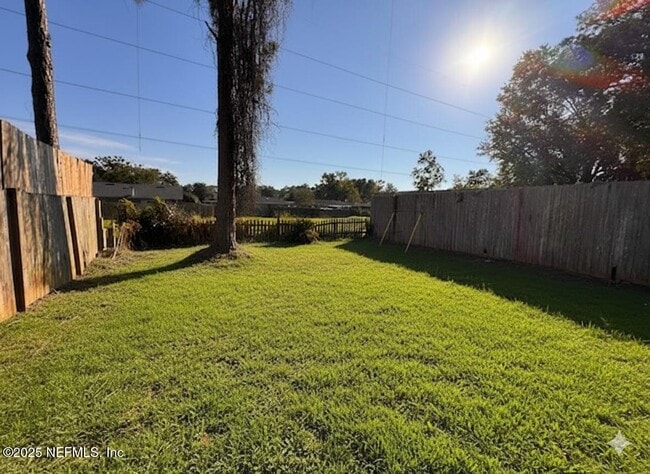 Building Photo - 11459 Malibu Way S