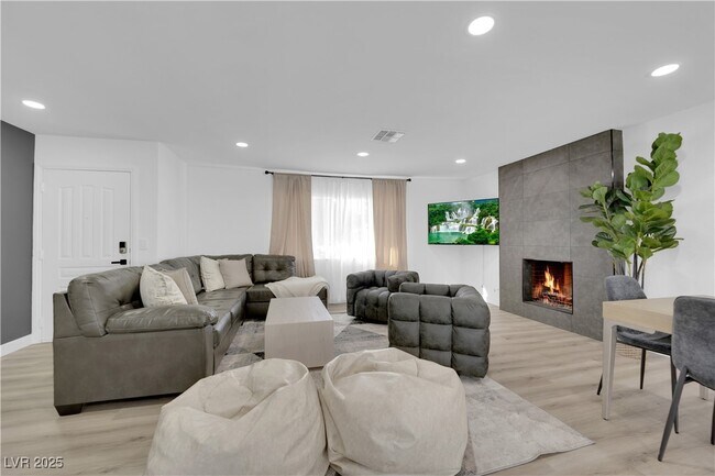 Building Photo - 1705 Battle Creek Cir