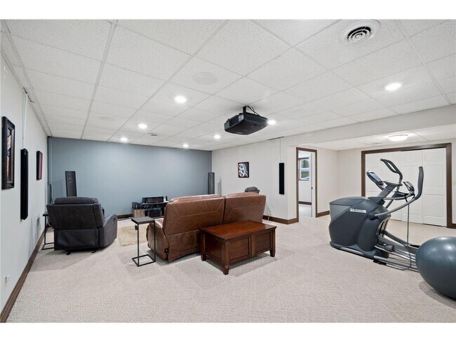 Building Photo - 6111 Kalen Dr