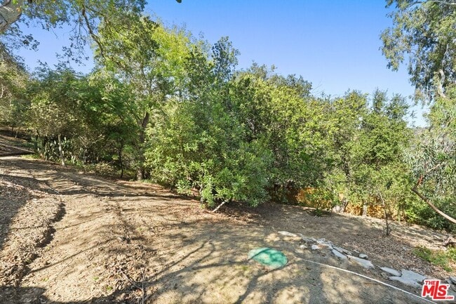 Building Photo - 21273 Entrada Rd