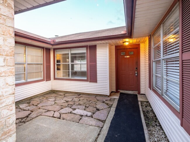 Building Photo - 6542 Bridgegate Dr