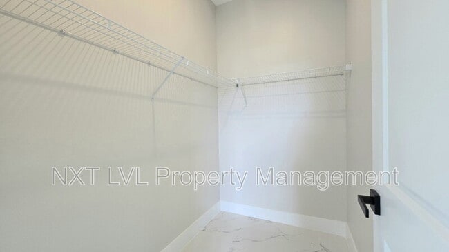 Building Photo - 702 Hightower Ave S