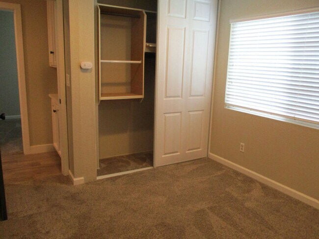 Building Photo - Desirable Santee 4 Bedroom Home!