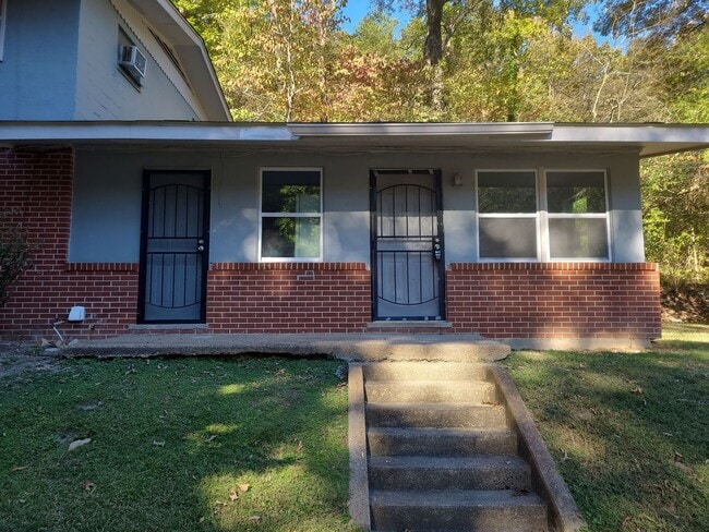 Primary Photo - 2 Bedroom 1 Bathroom Apartment in Red Bank! Vouchers Accepted!