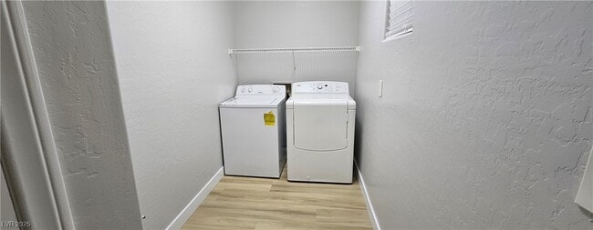 Building Photo - 395 Kensington Palace Ave