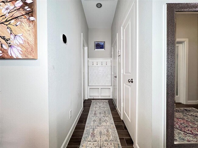 Building Photo - 9327 Victory Cyn Ln