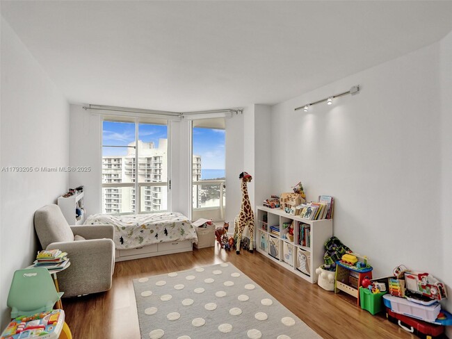 Building Photo - 21205 Yacht Club Dr