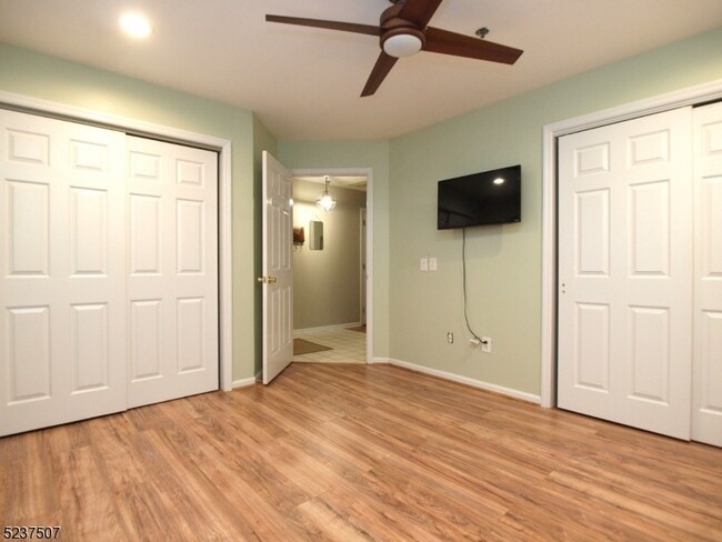 Building Photo - 5007 Tudor Dr