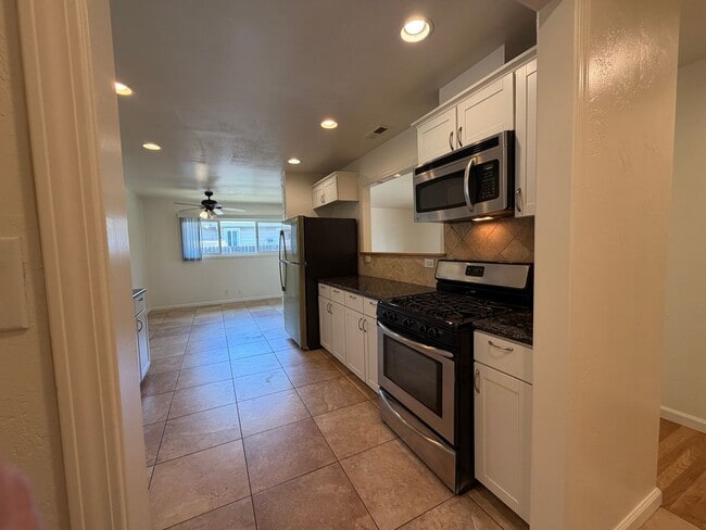 Building Photo - Gorgeous Rancho Cordova Home on Large Corner Lot!