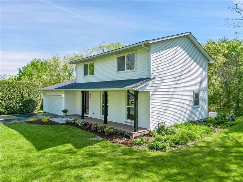 Side yard - 101 Devonshire Rd