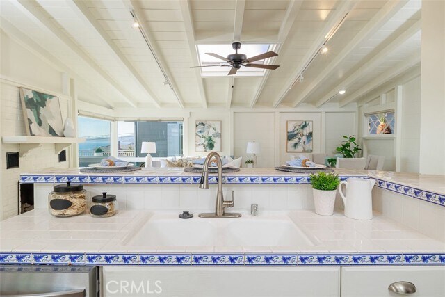 Building Photo - 1225 Gaviota Dr