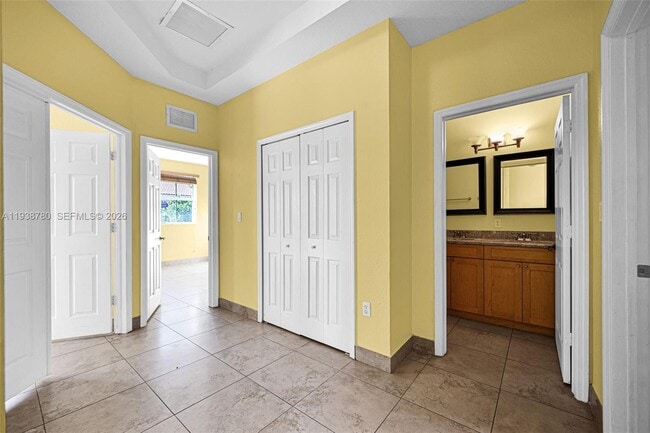 Building Photo - 11412 SW 137th Pl