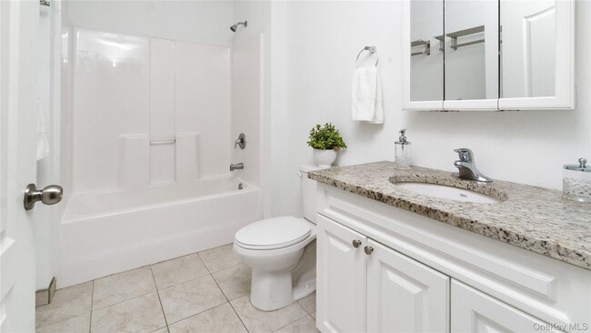 Building Photo - 400 Carney St