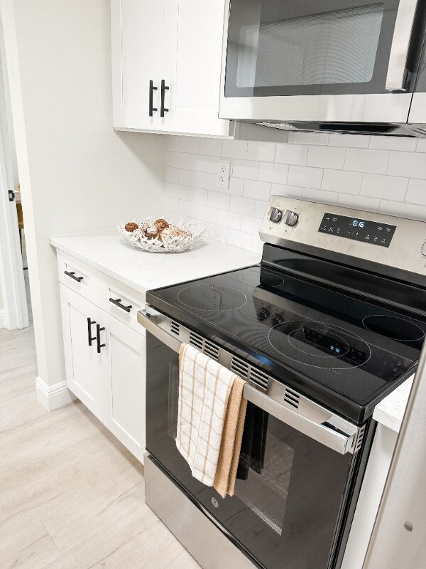 Building Photo - 3640 41st Ln S