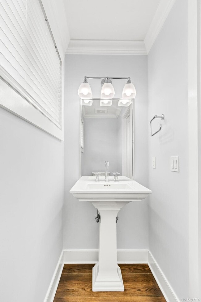 Building Photo - 21 Honeysuckle Ln