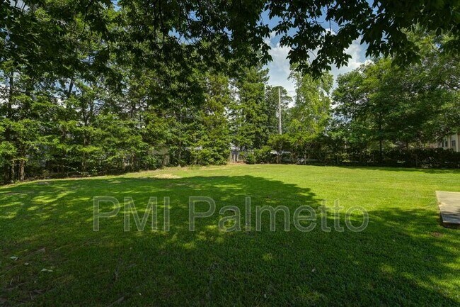 Building Photo - 212 Brookstone Way