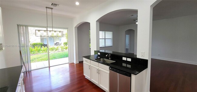 Building Photo - 4451 Laurel Pl