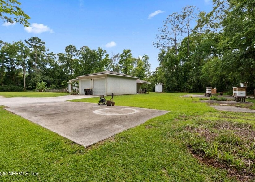 Building Photo - 11723 W Beaver St