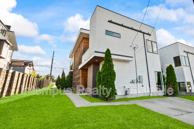 Building Photo - 962 9th Ave S