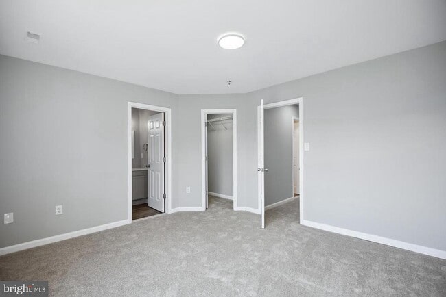 Building Photo - 7135 Ladd Cir