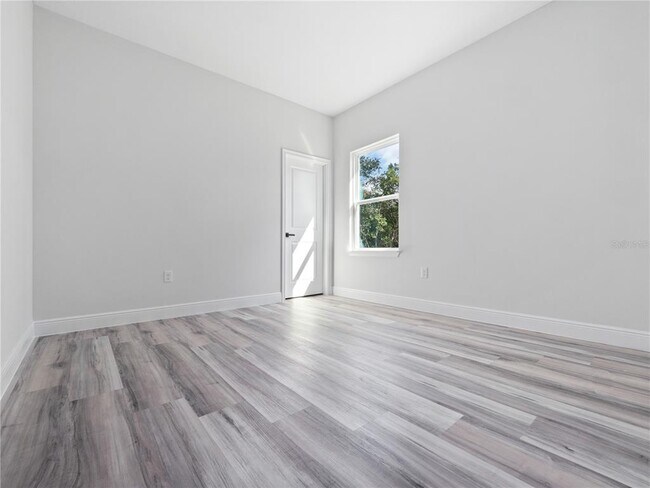 Building Photo - 560 Marion Oaks Golf Way