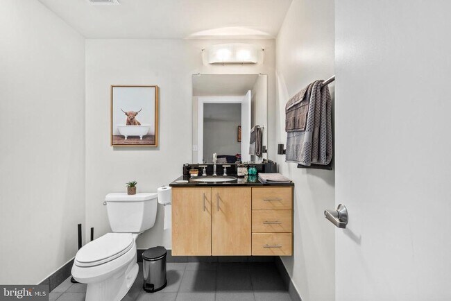 Building Photo - 200 Lincoln Ave