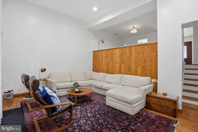 Building Photo - 102 Eaton Dr