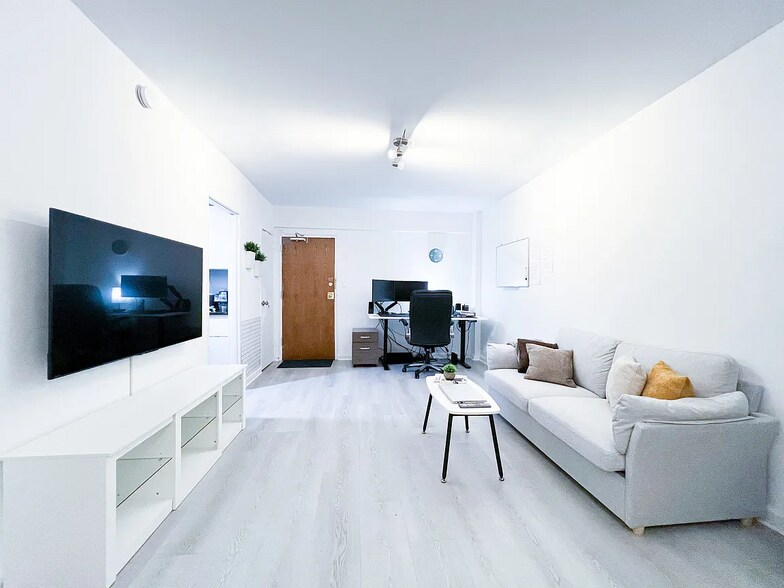 Building Photo - 2141 I St NW