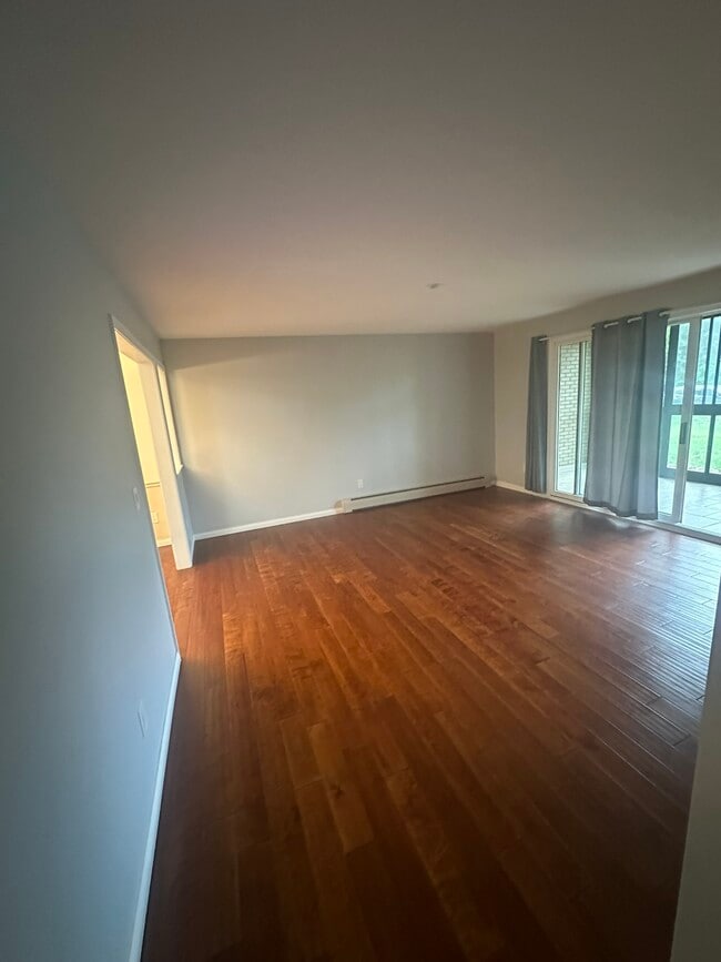 Building Photo - 4380 Brookside Ct