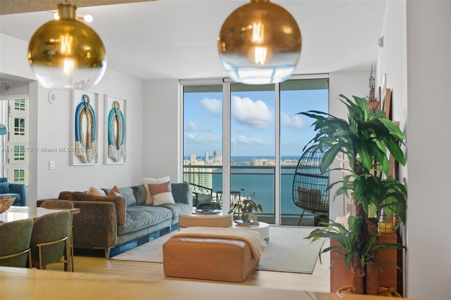 Building Photo - 951 Brickell Ave