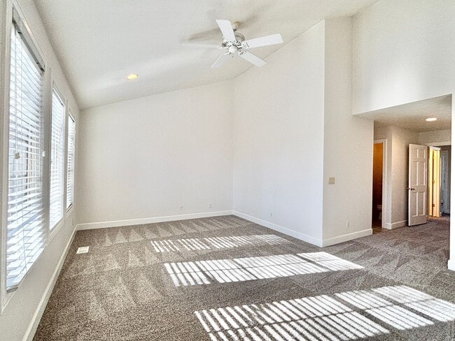 Building Photo - 943 Sage Park Ln S