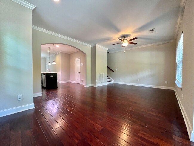 Building Photo - 3 Bed, 2.5 Bath Townhome 1 Mile from Downtown Franklin