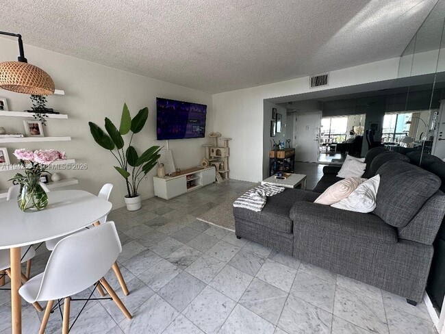 Building Photo - 2333 Brickell Ave