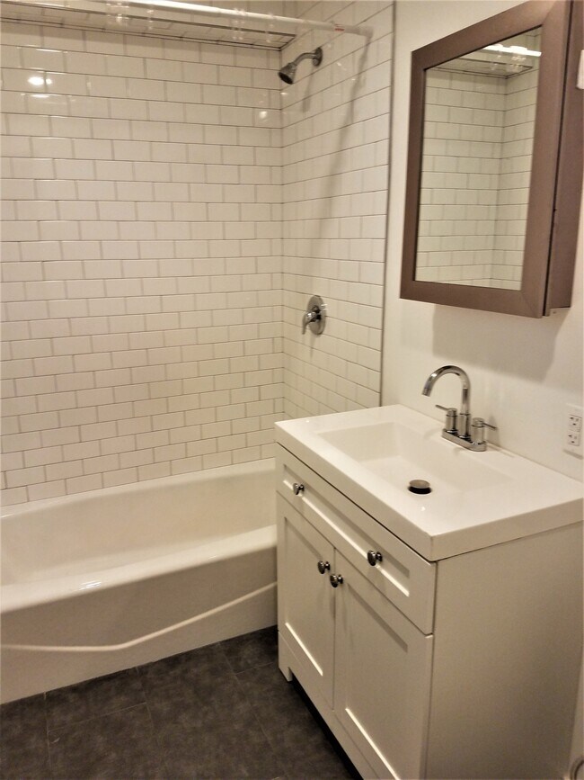 Building Photo - 372 Pershing Dr