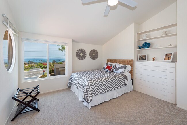 Building Photo - Fully Furnished Vacation Rental on the Mesa with Ocean Views! (Available 7/7/26- 11/30/26)