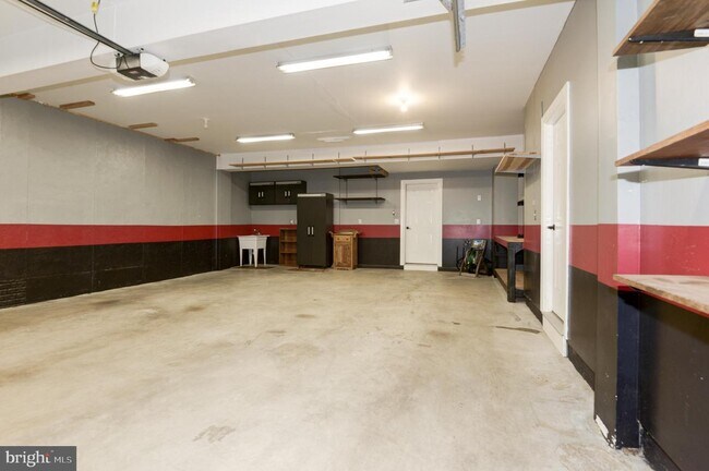 Building Photo - 24951 Avonlea Dr