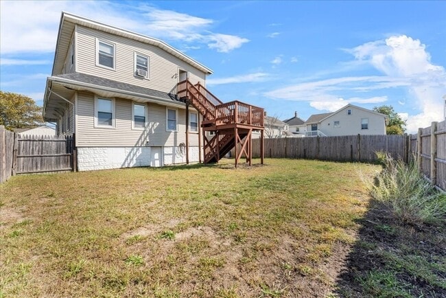 Building Photo - 49 Massasoit Ave