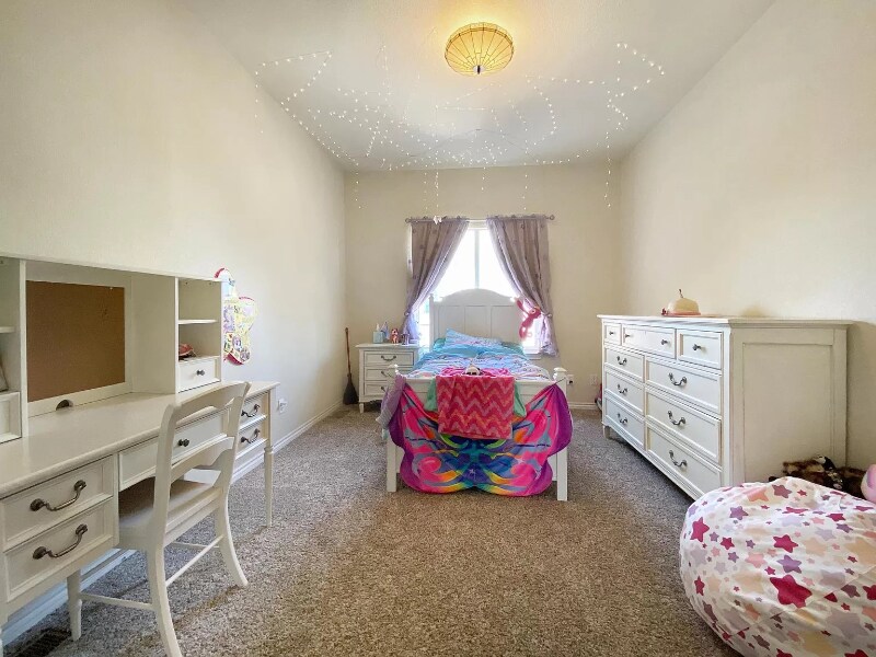 Building Photo - 12063 W 83rd Ln