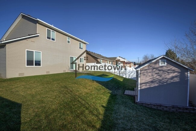 Building Photo - Spacious 4 bed 2.5 bath Home in Post Falls!