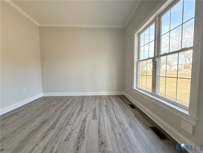 Building Photo - 1625 Southcreek Dr