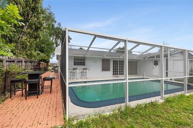 Building Photo - 8970 Johnson St