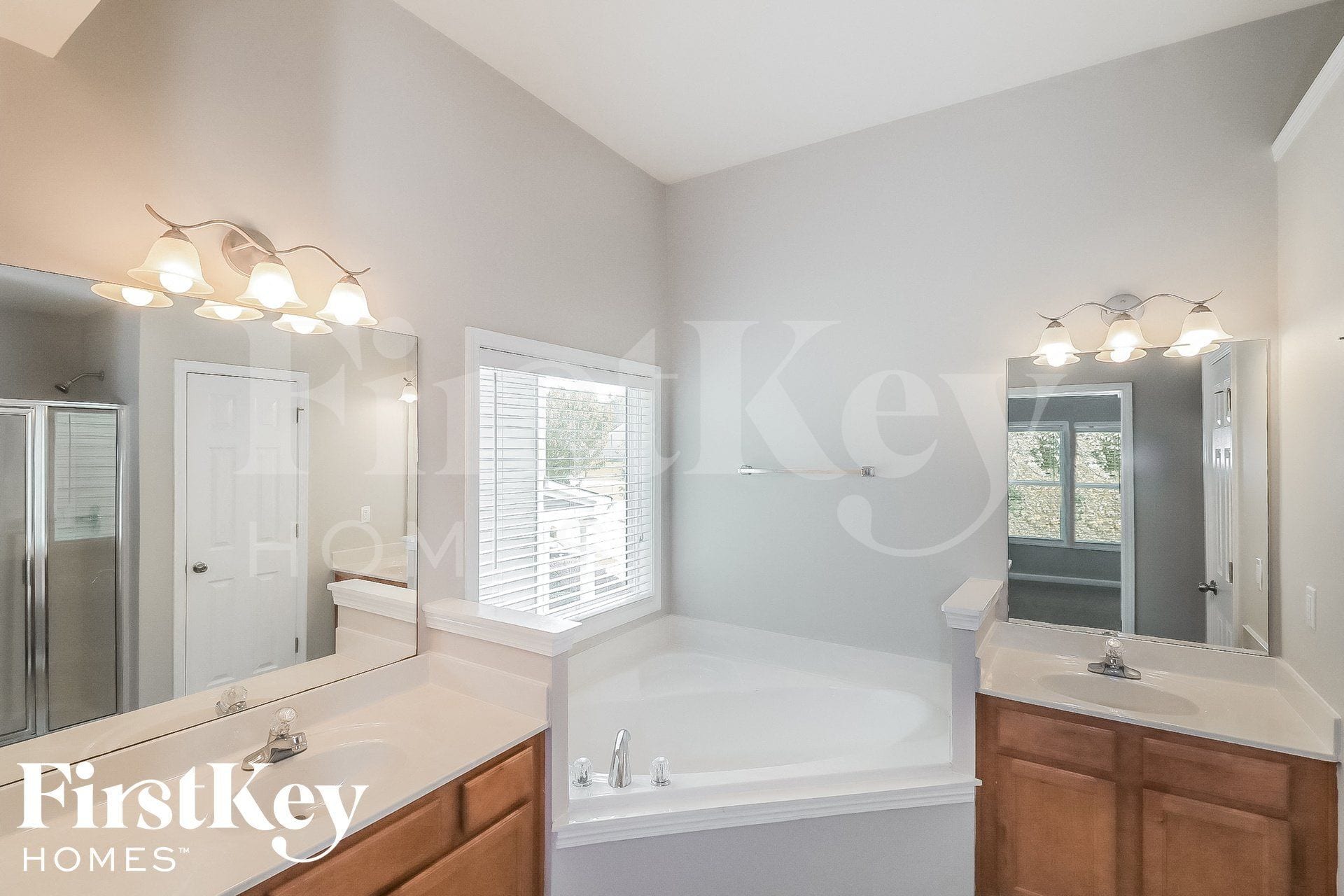 Building Photo - 1055 Westmoreland Ln NE