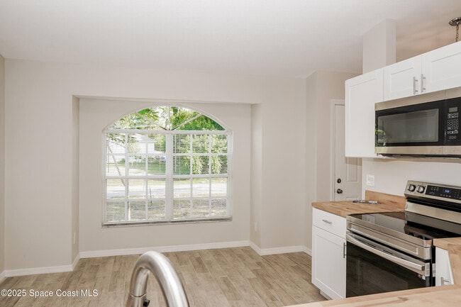 Building Photo - 1722 Elmhurst Cir SE