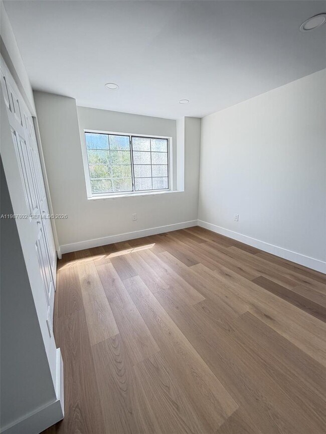 Building Photo - 20951 Vía Oleander