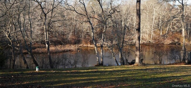 Building Photo - 371 S River Rd