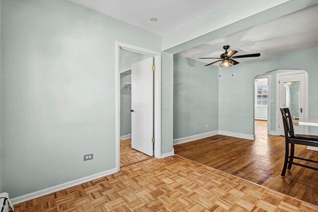 Building Photo - 6550 W Ebinger Dr