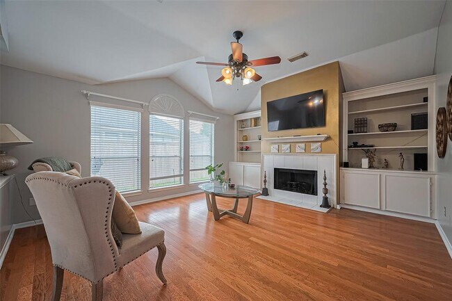 Building Photo - 4502 Twin Elm Dr